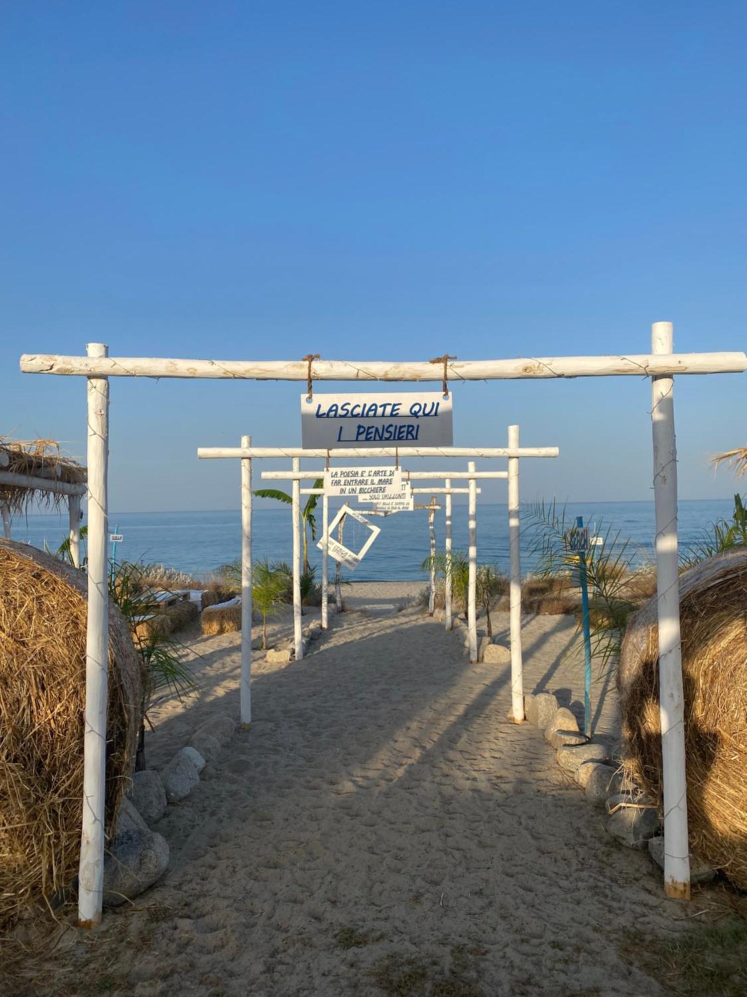 Villaggio Camping Poseidon - Bungalows & Rooms With Sea View In Nature Santa Caterina Dello Ionio Marina Экстерьер фото