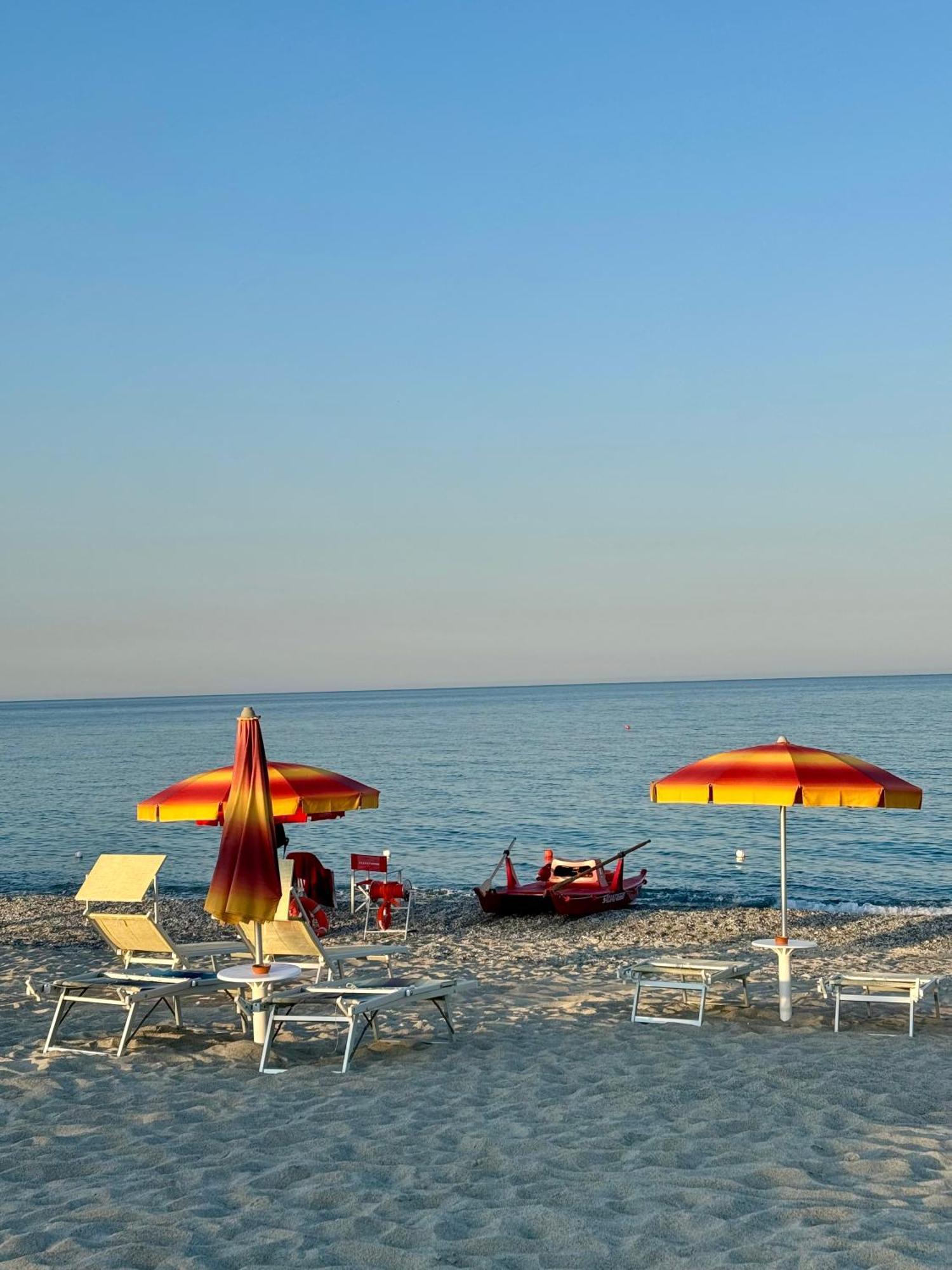 Villaggio Camping Poseidon - Bungalows & Rooms With Sea View In Nature Santa Caterina Dello Ionio Marina Экстерьер фото