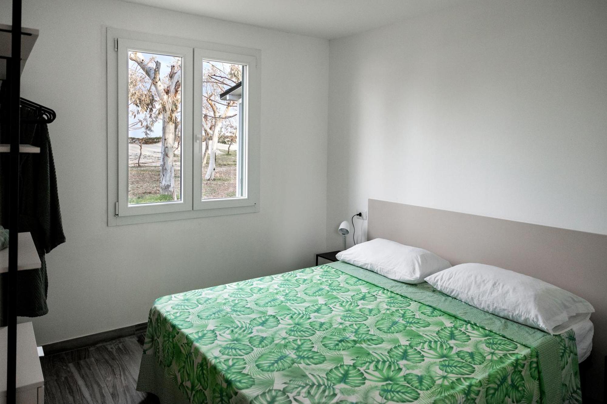 Villaggio Camping Poseidon - Bungalows & Rooms With Sea View In Nature Santa Caterina Dello Ionio Marina Экстерьер фото