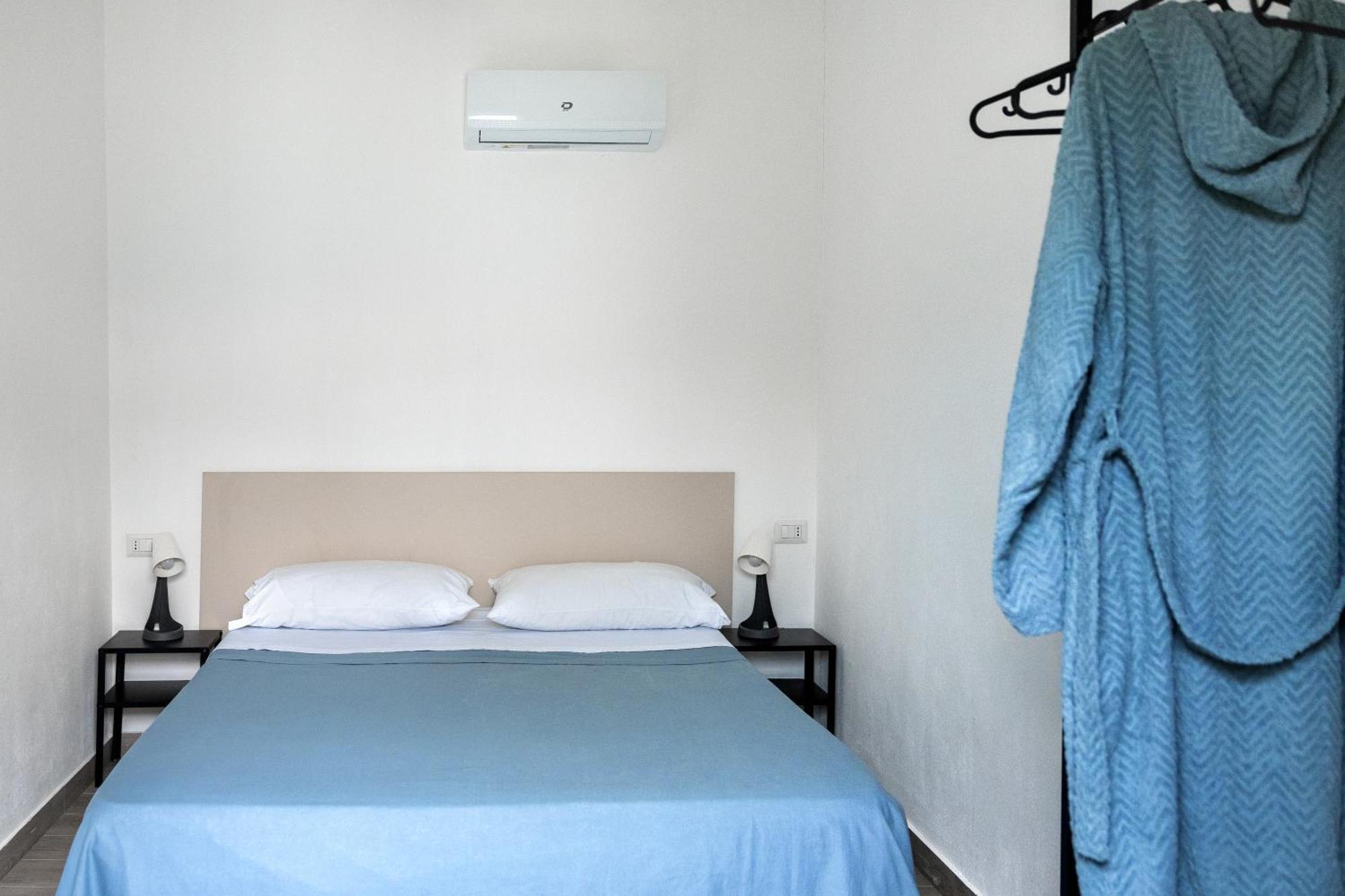 Villaggio Camping Poseidon - Bungalows & Rooms With Sea View In Nature Santa Caterina Dello Ionio Marina Экстерьер фото