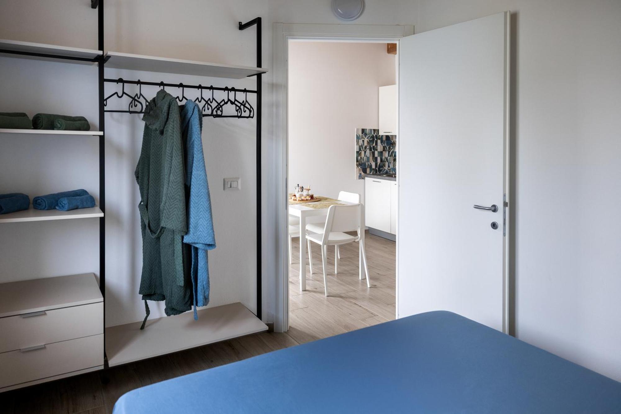 Villaggio Camping Poseidon - Bungalows & Rooms With Sea View In Nature Santa Caterina Dello Ionio Marina Экстерьер фото